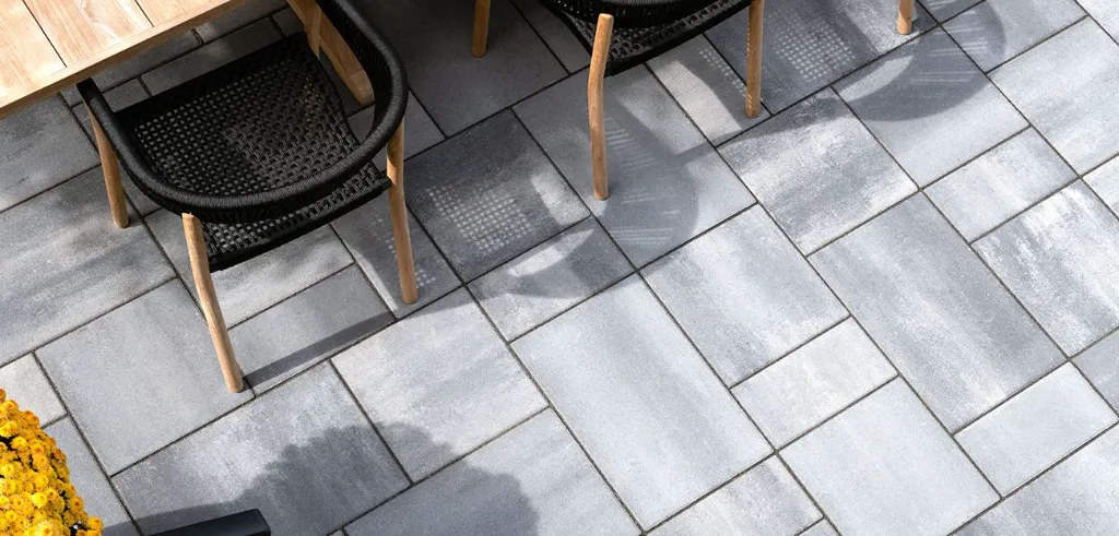 Beacon-Hill-Smooth_Patio_Granite_2-1300x624.webp