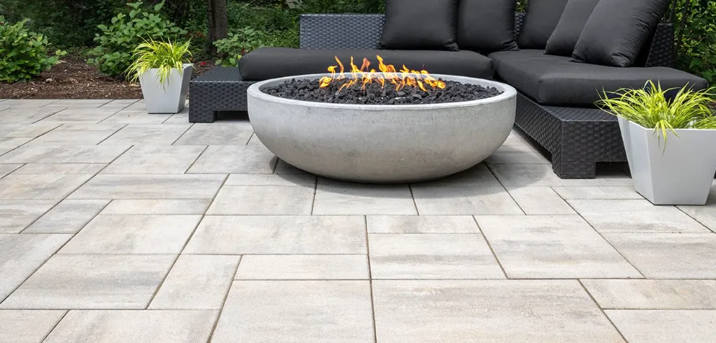 Beacon-Hill-Smooth_Patio_Fossil_2-1300x624.webp