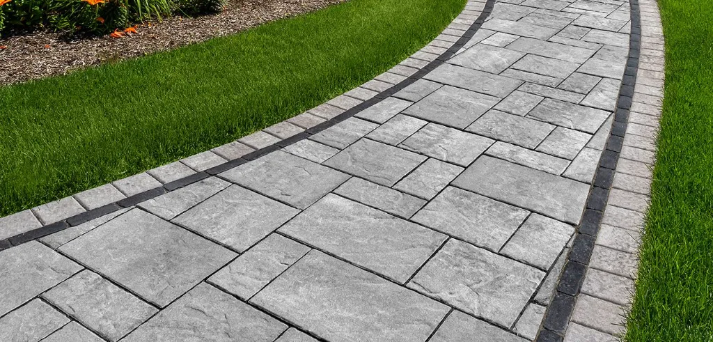 Beacon-Hill-Flagstone_Walkway_Granite-2-1300x624.webp
