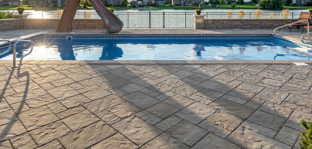 Beacon-Hill-Flagstone_Paver_Bavarian-1300x624.webp