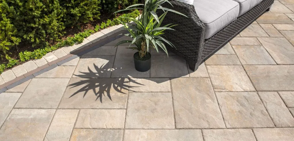 Beacon-Hill-Flagstone_Pool_Bavarian_1-1300x624.webp
