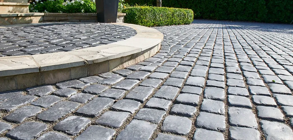 Courtstone_Entrances_Basalt_5561-1300x624.webp
