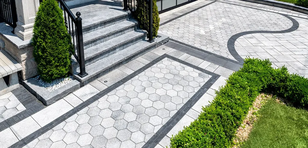 hexumbriano_entrance_1-1300x624.webp