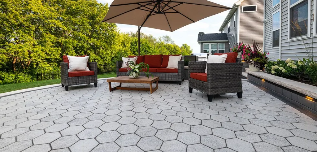 hexumbriano_patio_1-1300x624.webp