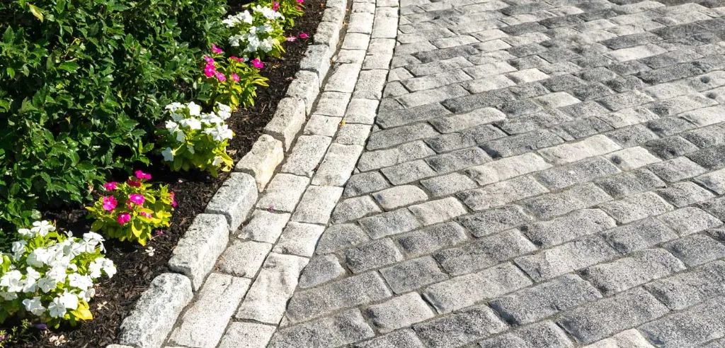 Tribeca-Cobble_Walkways_Crystalline-Basalt_7000-1300x624.webp