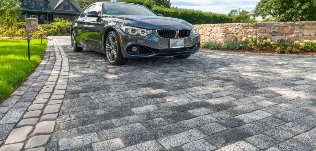 Tribeca-Cobble_Paver_Peppered-Granite_5358_2-1300x624.webp