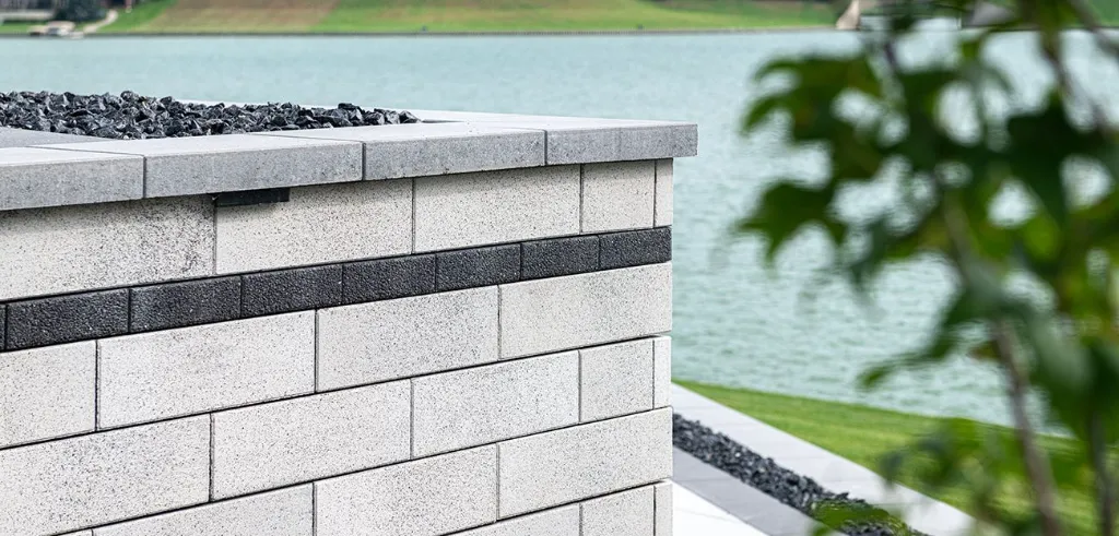 U-Cara_Umbriano_Retaining-Wall_Winter-Marvel_1-1300x624.webp